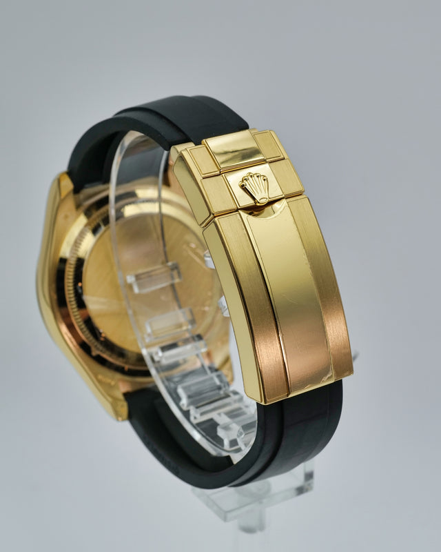 Rolex 126518LN Cosmograph Daytona 18K Yellow Gold with Golden and Bright Black Dial
