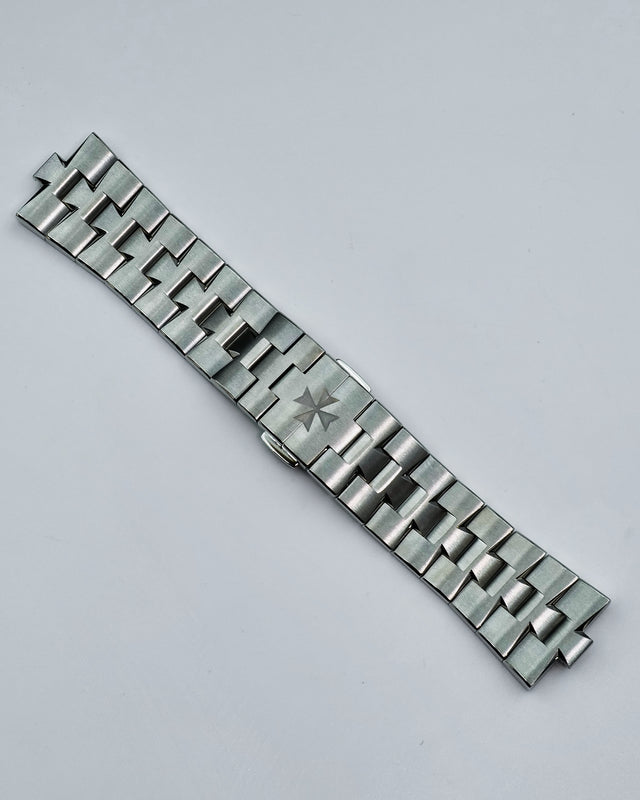Vacheron Constantin 7900V Overseas Dual Time with Silver Dial