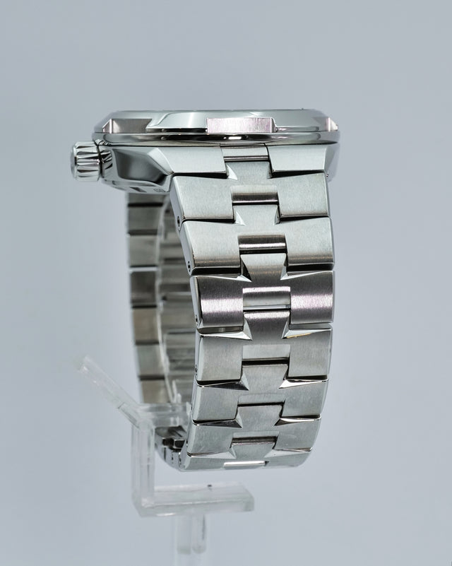 Vacheron Constantin 7900V Overseas Dual Time with Silver Dial
